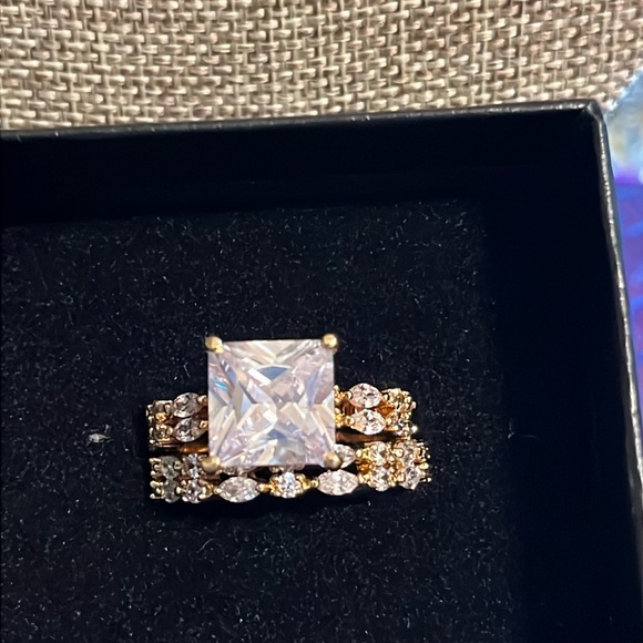 Emerald cut wedding set with marquis accent stones, gold tone - Picture 4 of 9
